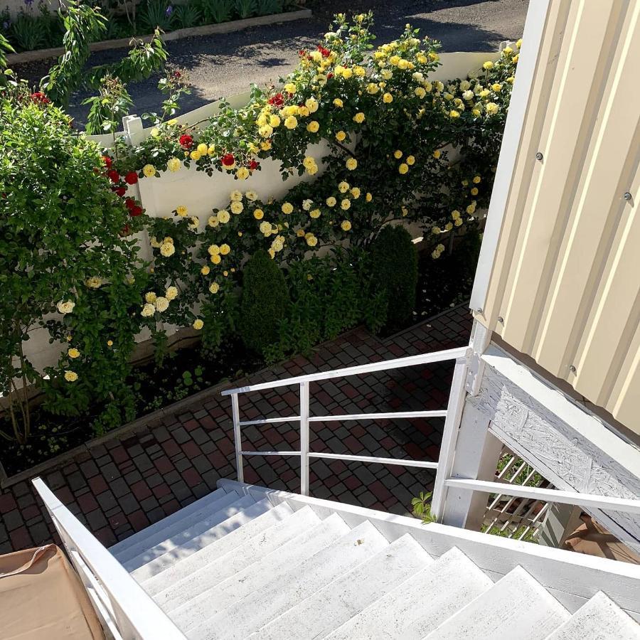 Guest House Santin Chornomorsk Exterior photo