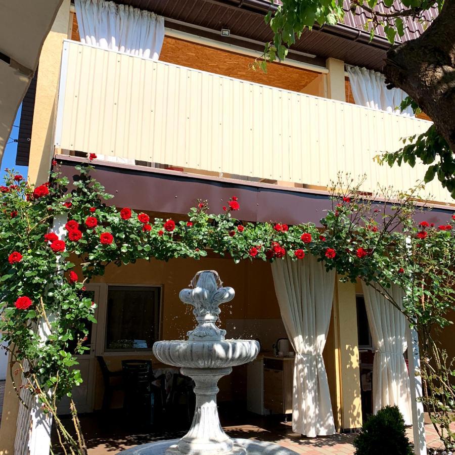 Guest House Santin Chornomorsk Exterior photo