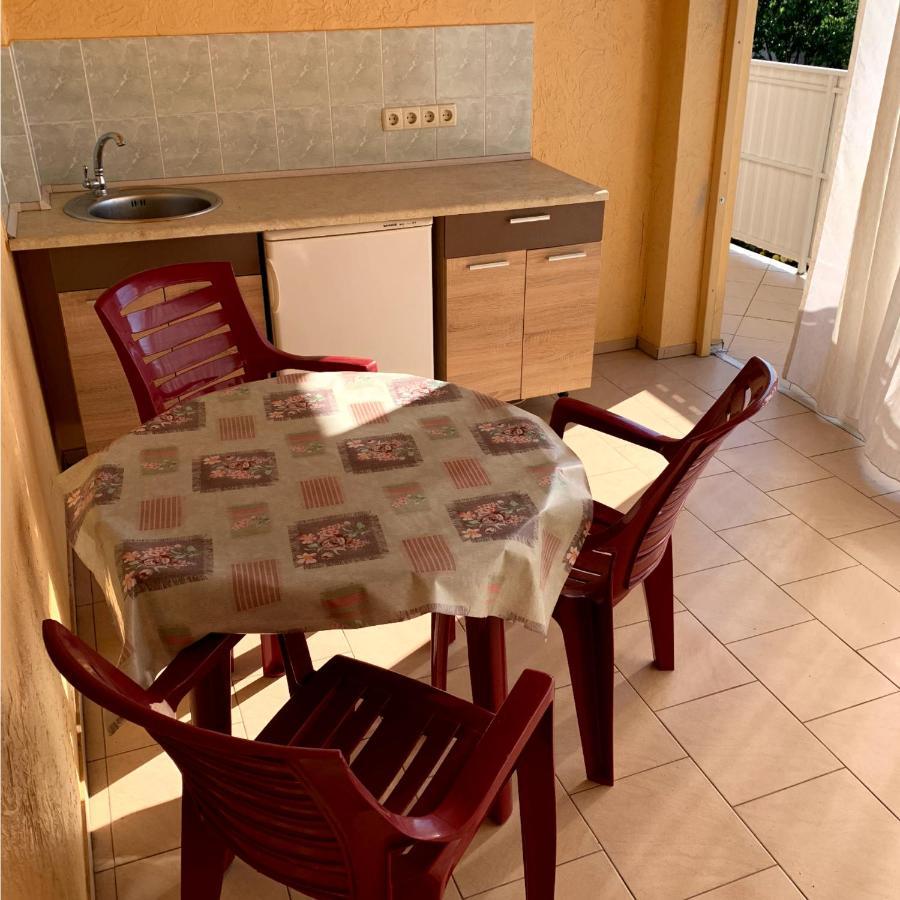 Guest House Santin Chornomorsk Exterior photo