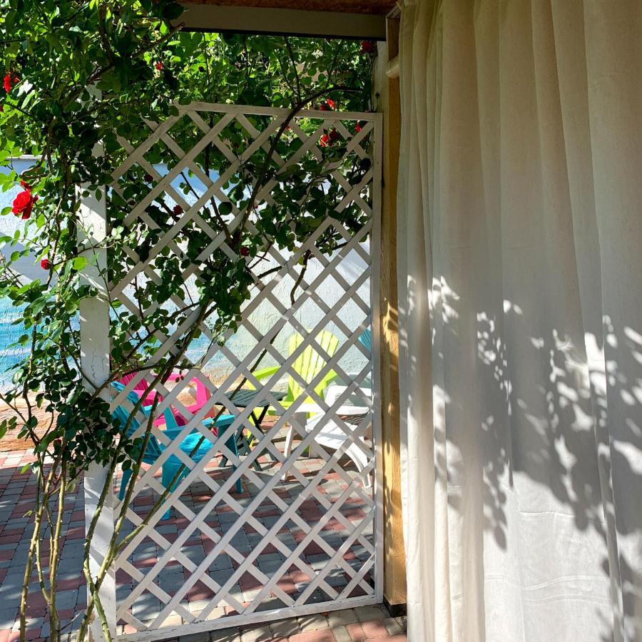 Guest House Santin Chornomorsk Exterior photo